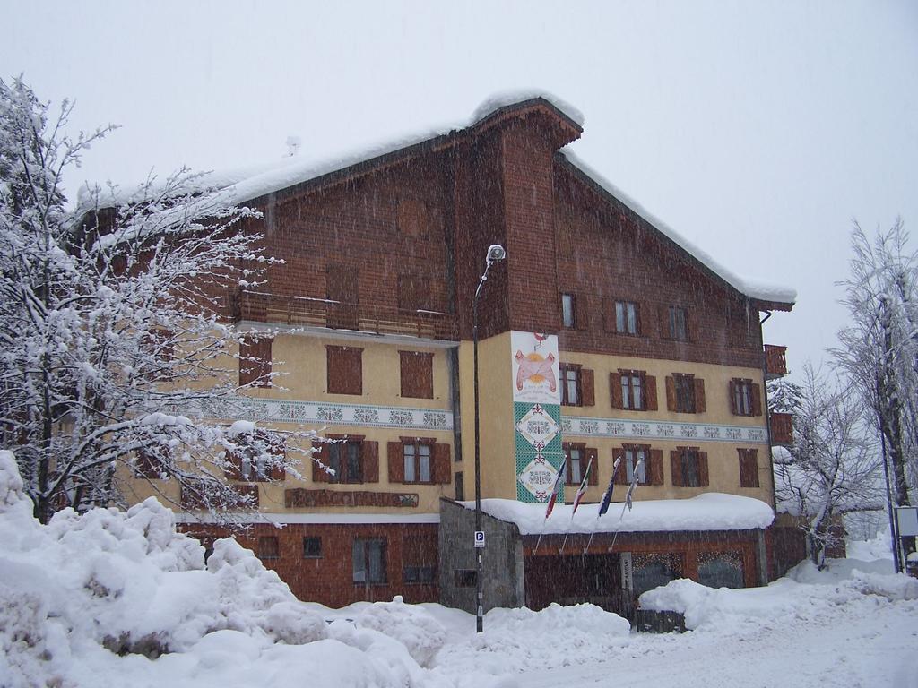 Hotel Bucaneve Bardonecchia Kültér fotó