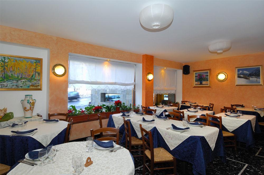 Hotel Bucaneve Bardonecchia Kültér fotó