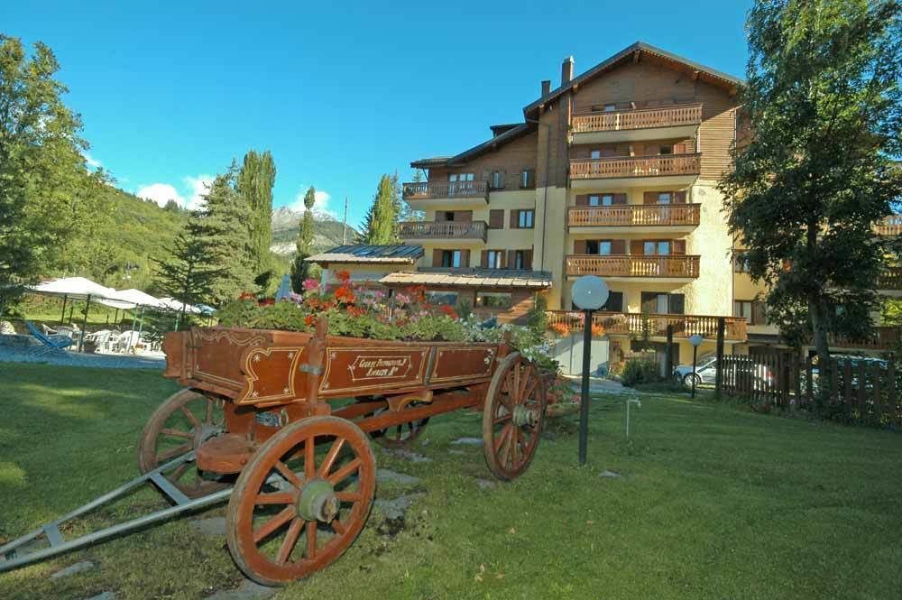 Hotel Bucaneve Bardonecchia Kültér fotó