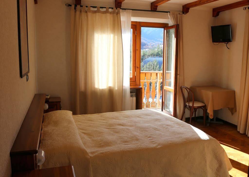 Hotel Bucaneve Bardonecchia Kültér fotó
